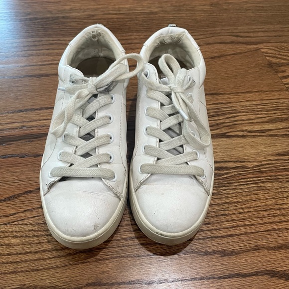 Steve Madden White Sneakers - Picture 1 of 4